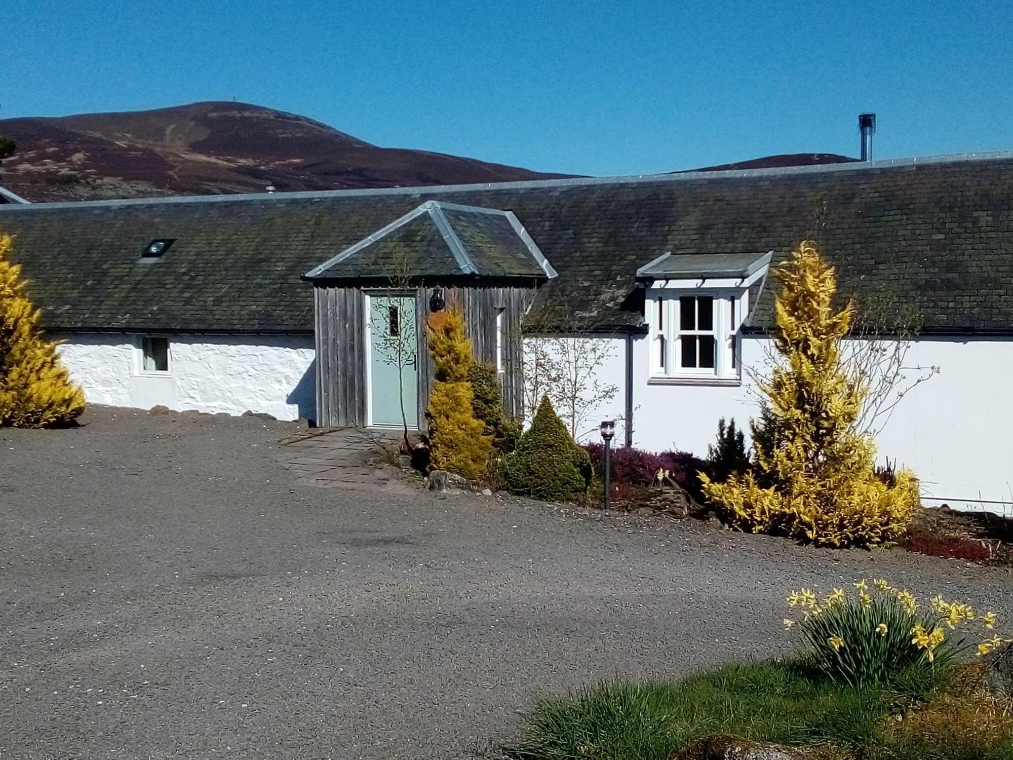 Dalnoid Cottages & Treehouses Nr Glenshee Exterior foto