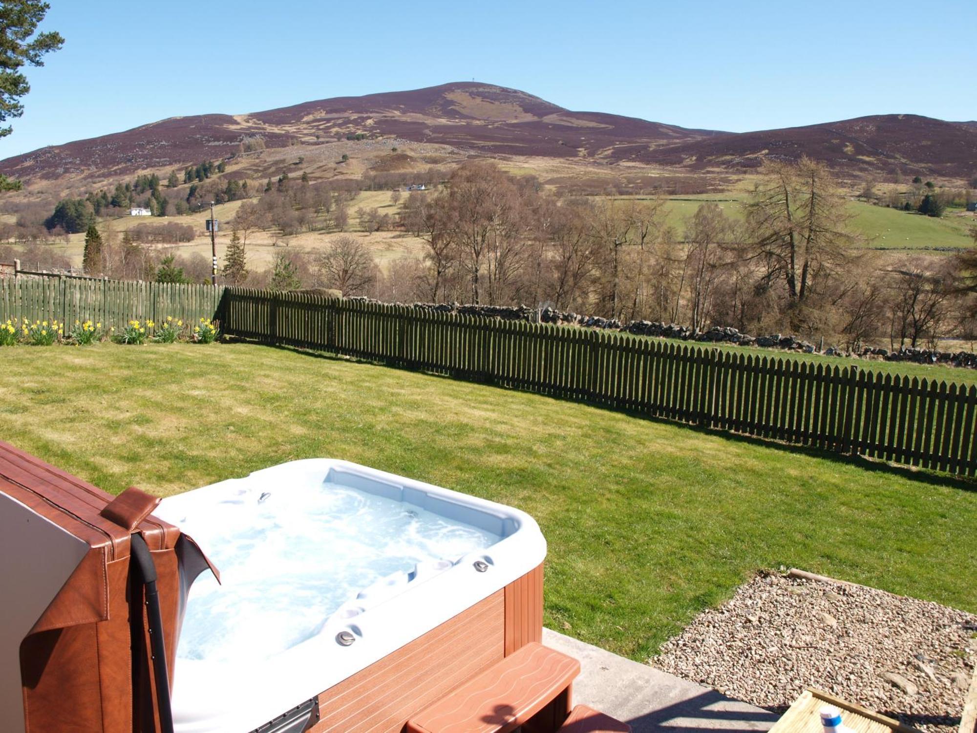 Dalnoid Cottages & Treehouses Nr Glenshee Exterior foto
