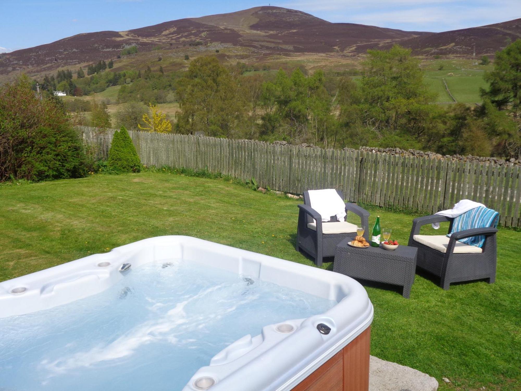 Dalnoid Cottages & Treehouses Nr Glenshee Exterior foto